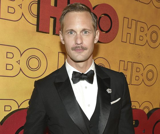 Главная тема премии «Эмми-2017»... усы Александра Скарсгарда!