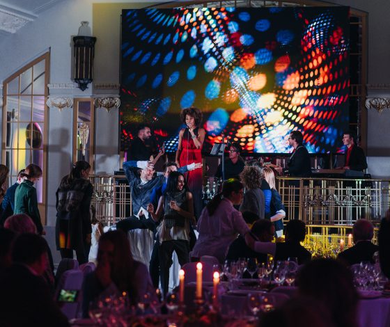 «Кашемир и Шелк» отмечает 15 лет в Санкт-Петербурге