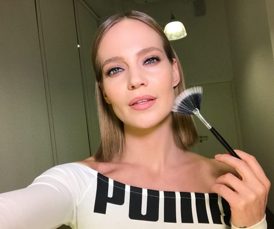 Как сделать перламутровые стрелки? Совет от певицы Глюкозы