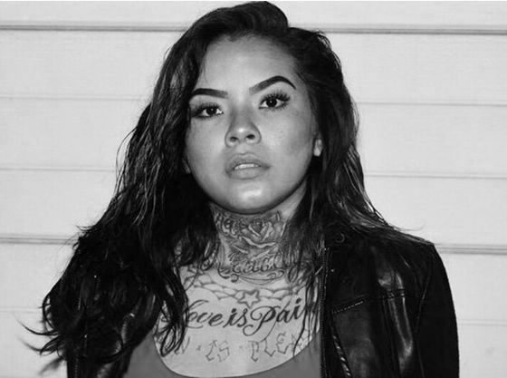 Джереми Микс, подвинься! Появился новый «самый красивый преступник». И это женщина!