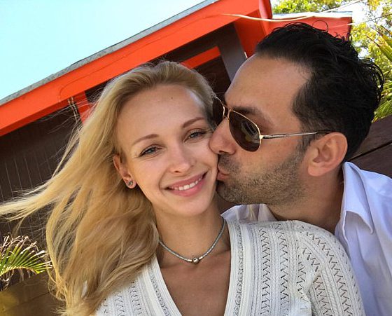 Это очень смешно! Девушка утопила машину бойфренда, потому что он не дал ей денег