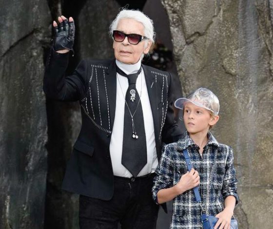 Показ Chanel у водопада: что надо знать о шоу Лагерфельда?