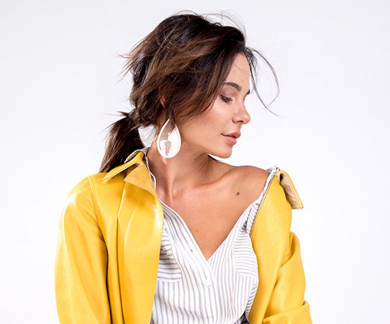 Очень модные украшения и самые модные наряды осени: 5 советов, как их сочетать