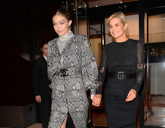 10 фото, на который Джиджи Хадид и ее мама похожи, как две капли воды!