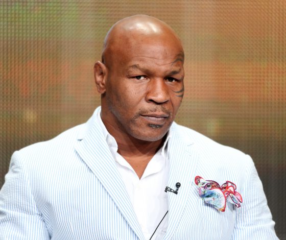 Майк Тайсон избил пассажира на борту самолета