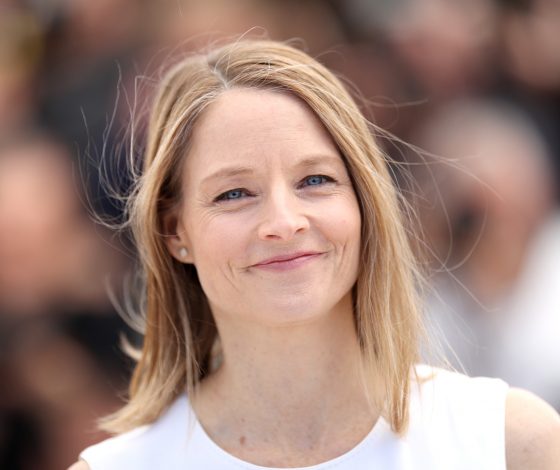 Редкий выход: Джоди Фостер появилась на красной дорожке с повзрослевшим сыном