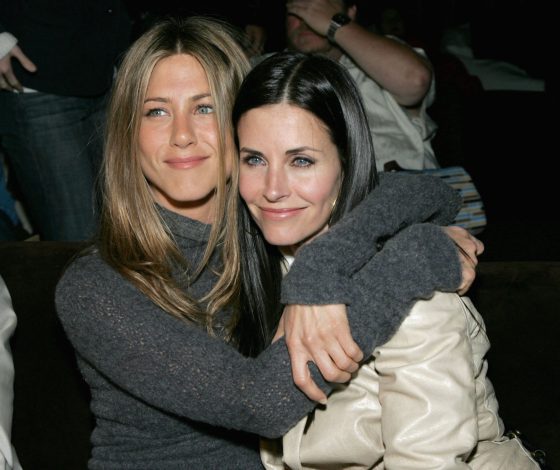 Воссоединение! Дженнифер Энистон и Кортни Кокс на ужине Chanel