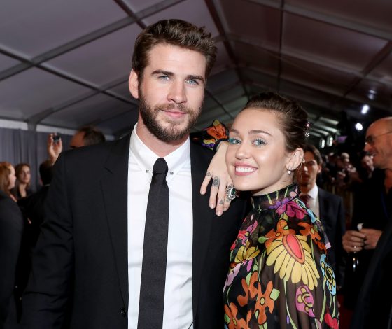 Идеальные Майли Сайрус и Лиам Хемсворт на пляже в Австралии