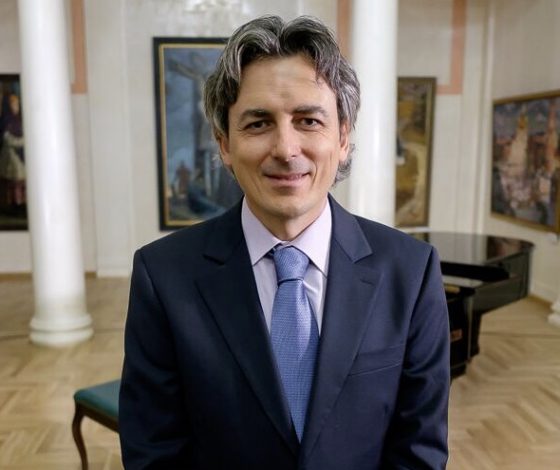 Смотри, как выглядит родной брат мужа Сати Казановой