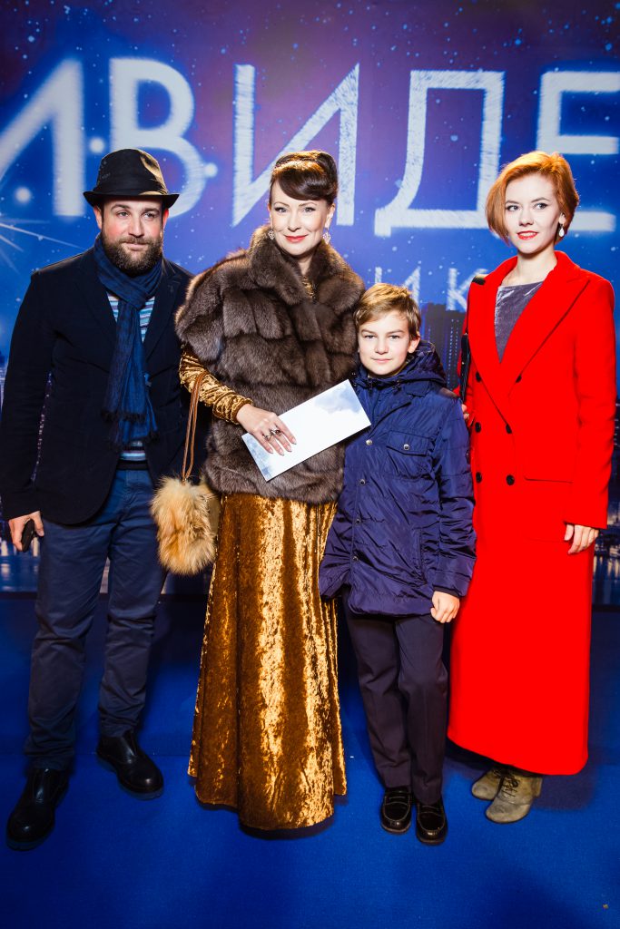 Нонна Гришаева с семьёй 