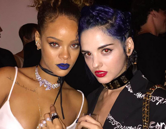 Апогей стиля или полная безвкусица? Что мы знаем об очень экстравагантной музе Рианны