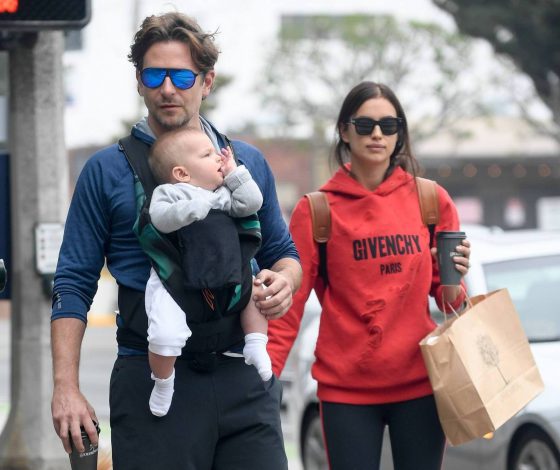 Ирина Шейк и Брэдли Купер снова на прогулке с дочкой!