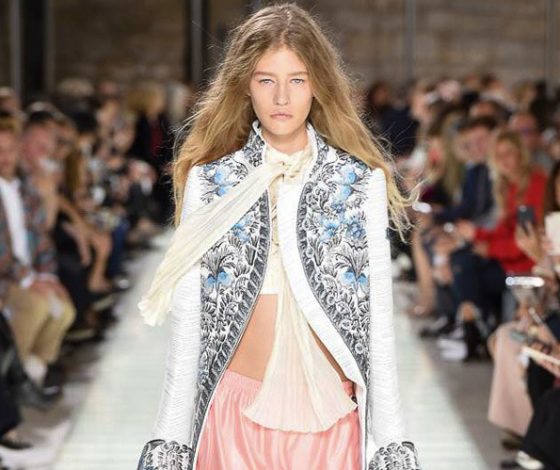 Кроссовки, шорты и сериал «Очень странные дела»: как прошёл показ Louis Vuitton?