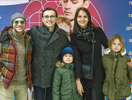 Сергей Безруков впервые вышел в свет с внебрачными детьми!