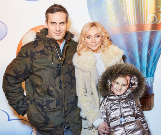 Кристина Орбакайте, Татьяна Навка, Екатерина Волкова и Антон Беляев на открытии ГУМ-Катка