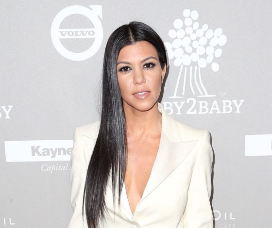 Хотя бы Кортни не беременна: с голым животом и новой стрижкой!