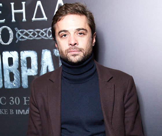 Расстались? Илья Глинников вышел в свет без своей невесты Екатерины Никулиной