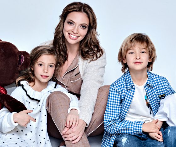 Мама может: жена Сергея Жукова Регина Бурд про троих детей, ревность и сцену