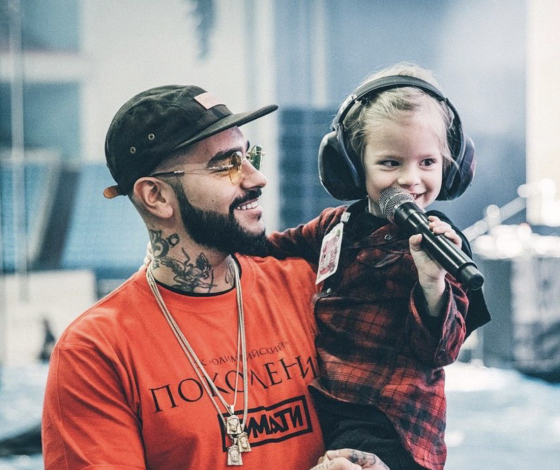 Тимати подарил дочери кольцо! Неужели бриллиант?