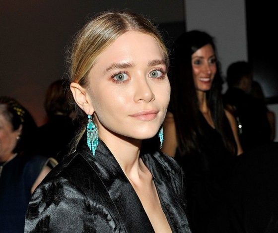 У Эшли Олсен новый парень? Он ужасно одет!