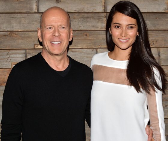 Брюс Уиллис воссоединился с женой на карантине. Деми Мур рядом