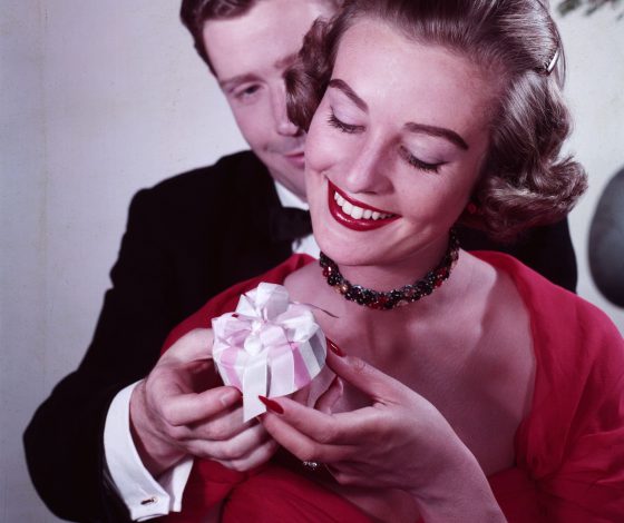 Бюджетно, но не очень: лучшие подарки на Новый год до 5 тысяч рублей