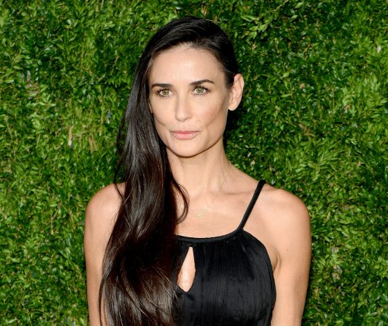 Деми Мур снялась обнаженной для обложки журнала в 56. И рассказала все о браке с Эштоном Кутчером