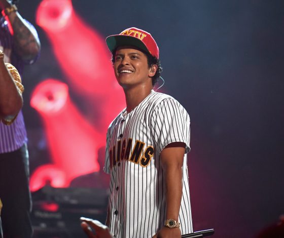 Певец Бруно Марс задолжал казино 50 миллионов долларов