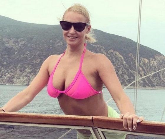 Анастасия Волочкова снова села на шпагат. Собрали все ее кульбиты