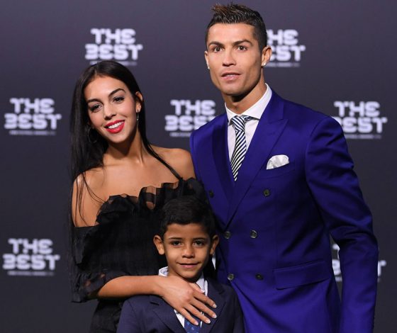 Как мило! Криштиану Роналду поделился новым семейным фото