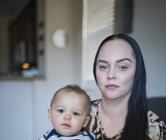 Суррогатная мать родила близнецов, а один из них оказался ее биологическим сыном