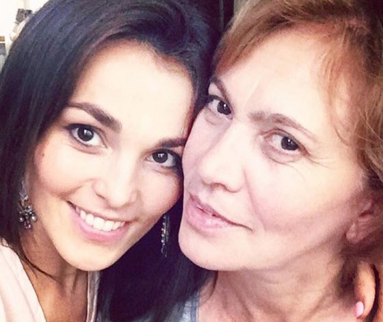 Как звезды празднуют День матери?