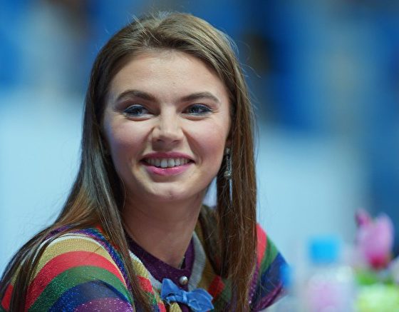 Новый выход Алины Кабаевой! И она прекрасно выглядит!