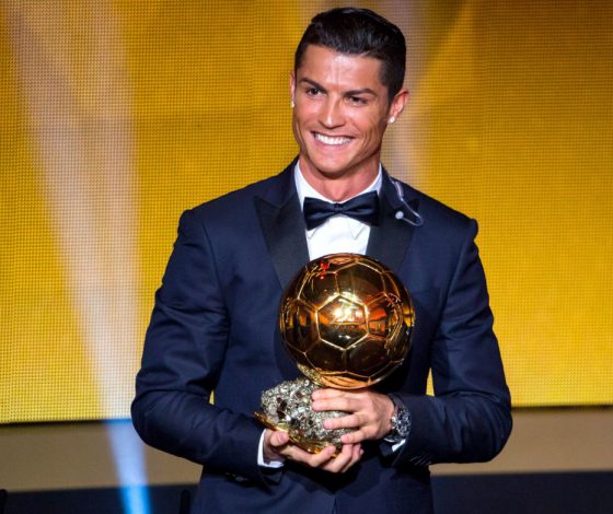 Сколько чаевых оставил Криштиану Роналду в отеле? Это семизначная цифра