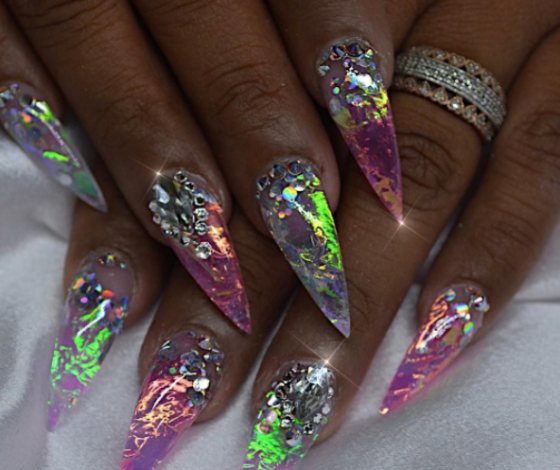 С огоньком! Самый опасный маникюр