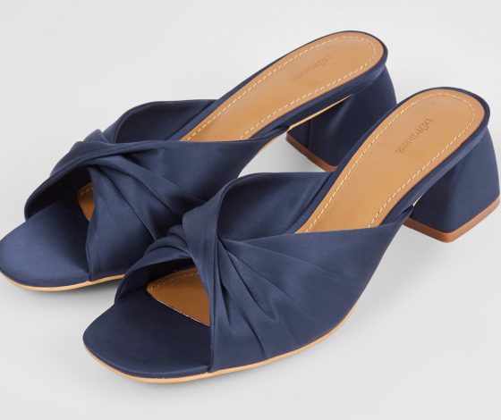 У марки 12Storeez появились аксессуары! Как выглядит новогодняя коллекция?