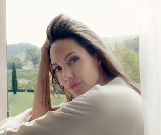 Анджелина Джоли сменила имидж для съёмок в фильме. Ты не узнаешь звезду!