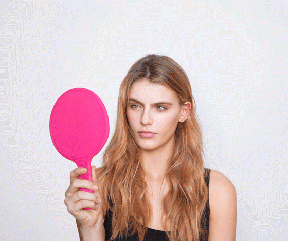 Где за полцены сделать макияж и получить маникюр в подарок? Лучшие акции салонов красоты в декабре