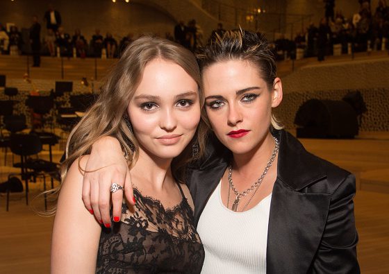 Кристен Стюарт, Лили-Роуз Депп и Кайя Гербер на показе Chanel в Гамбурге