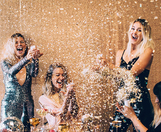 Гороскоп PEOPLETALK: как отмечает Новый год каждый знак зодиака