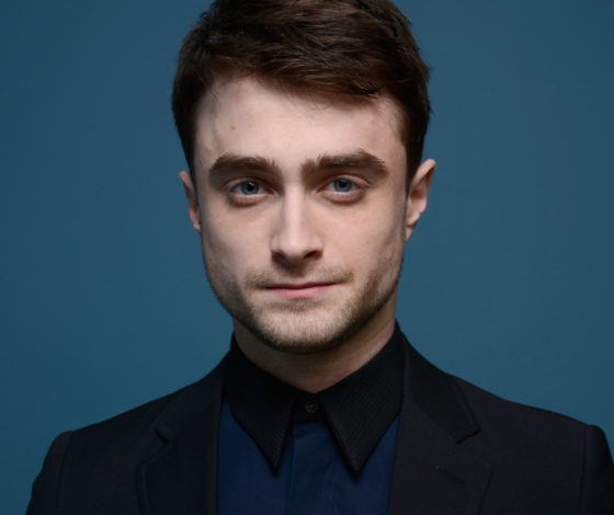 «Люди знают тебя по роли в кино»: Дэниел Рэдклифф рассказал о «Гарри Поттере» и популярности в детстве