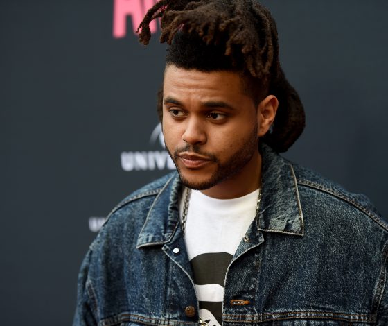 Что скажет Белла? The Weeknd снова замечен с новой девушкой!