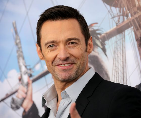 Хью Джекман, Джеффри Дин Морган и другие выступили в поддержку мальчика, над которыми издеваются в школе