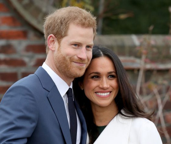 Всего за сутки! Поклонники раскупают одежду, как у Меган Маркл