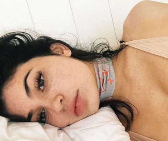 Беременная Кайли Дженнер почти показала живот в новой рекламной кампании Calvin Klein