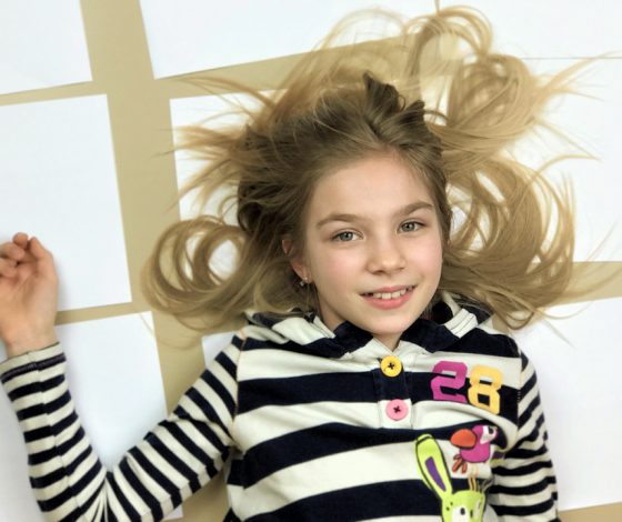 Юный, но очень популярный видеоблогер! Ей 12, и ее обожает Настя Каменских!