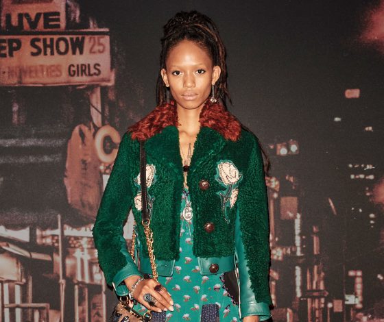 Любимая марка Селены Гомес Coach возвращается в Россию: топ-15 лучших образов