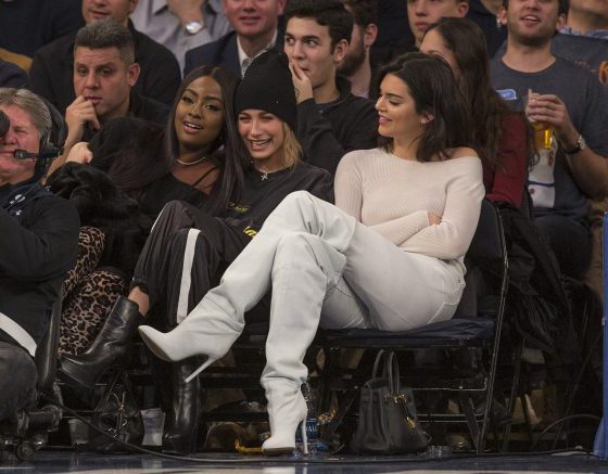 Где купить ботфорты как у Кендалл Дженнер?