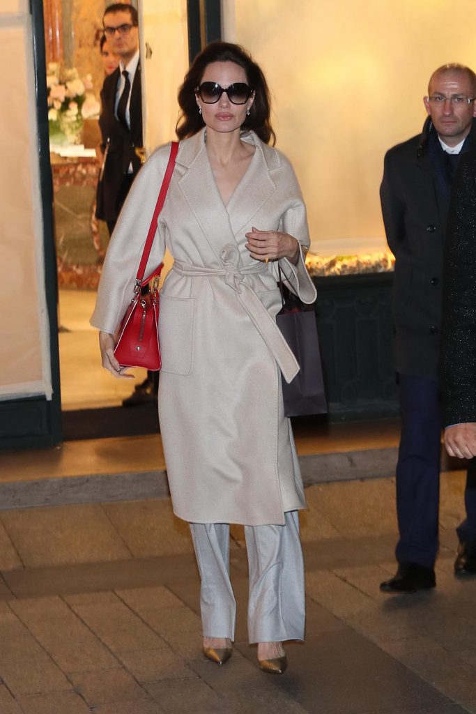 Анджелина Джоли в Париже