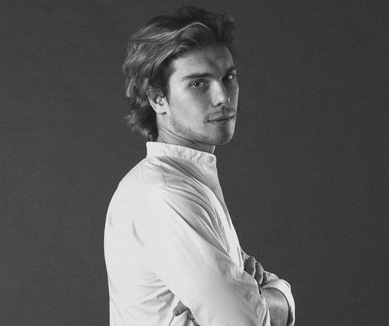 Новые имена: актер Театра имени М.Н. Ермоловой Сергей Кемпо